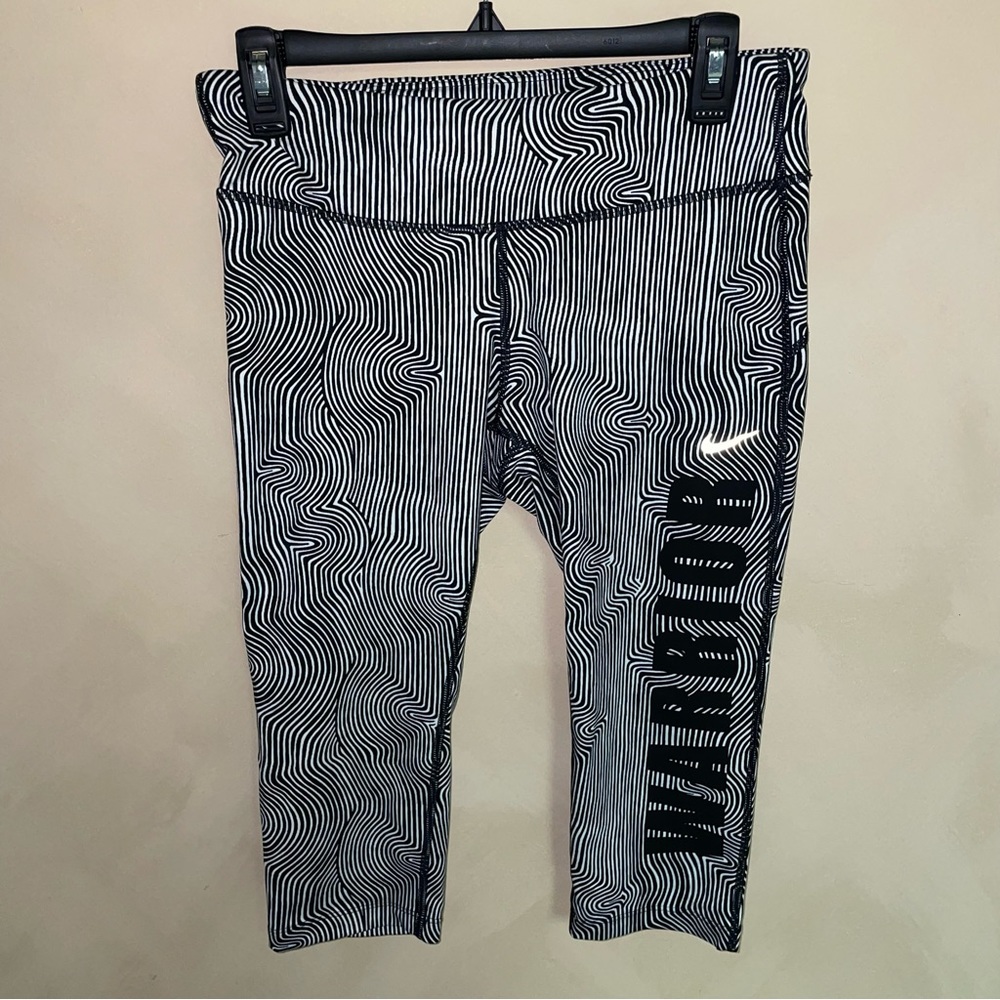 Nike Zen Epic Run Printed Capri Black/White "WARRIOR" Size Medium